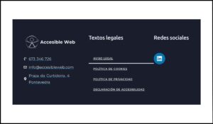 Pie de página fijo con fondo oscuro que muestra información de contacto, textos legales y un enlace a redes sociales, con un diseño estructurado y accesible.