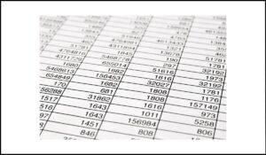 Tabla con espacios en blanco utilizados incorrectamente para formatear columnas, lo que afecta la accesibilidad web según WCAG 2.1.